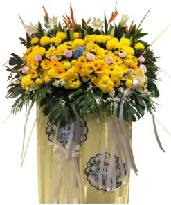 Big Sympathy Wreath & flower delivery